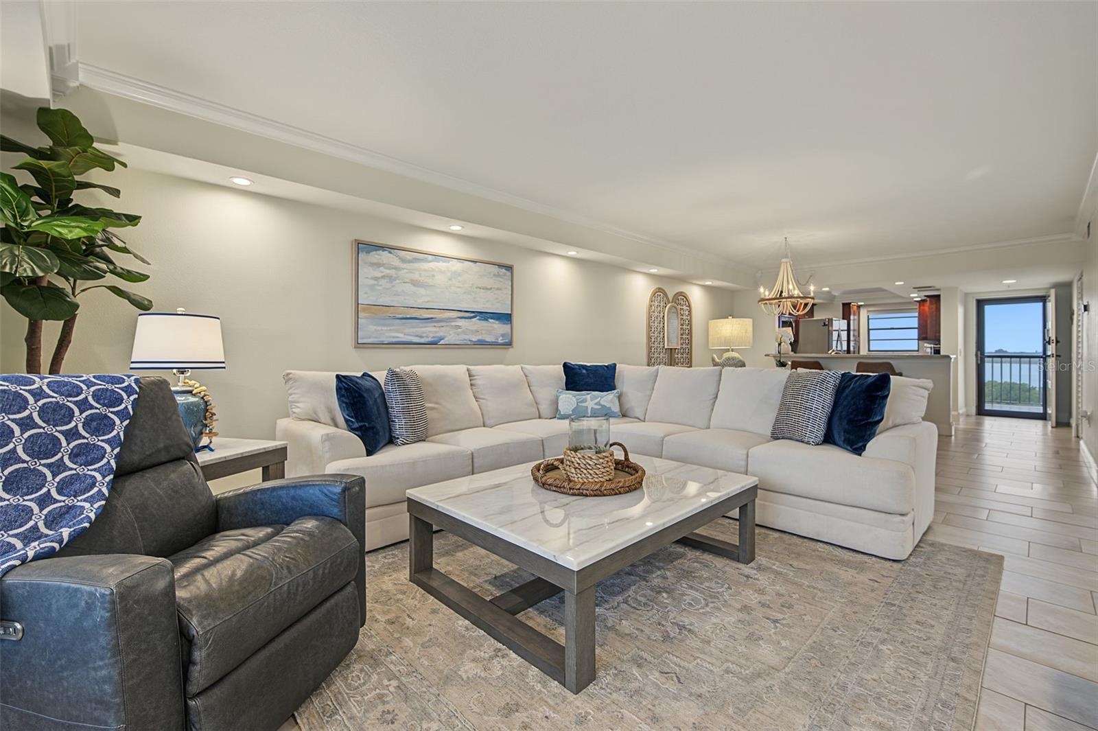 Back into the wonderfully renovated Living room