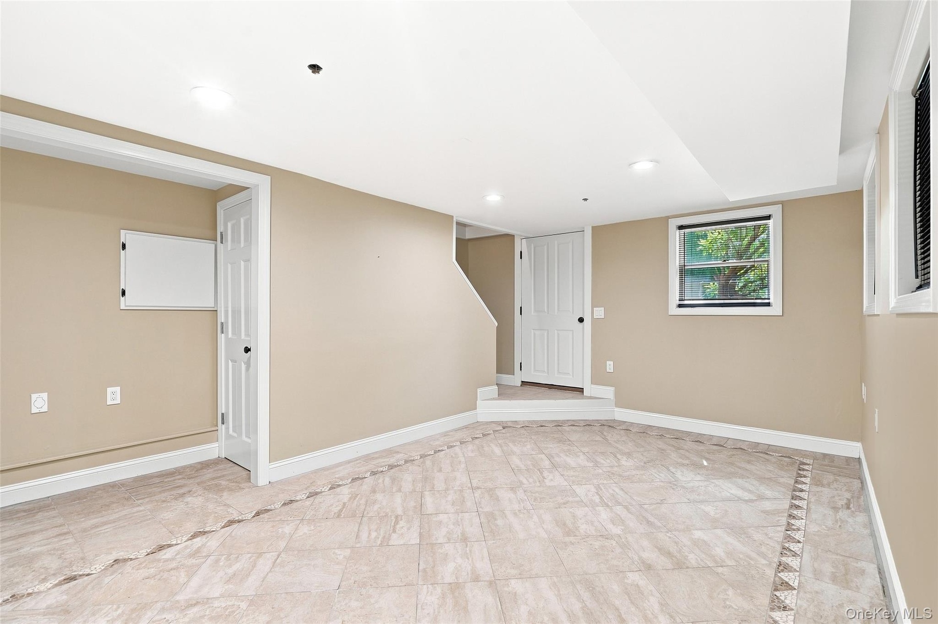 Lower-Level Full Finished.