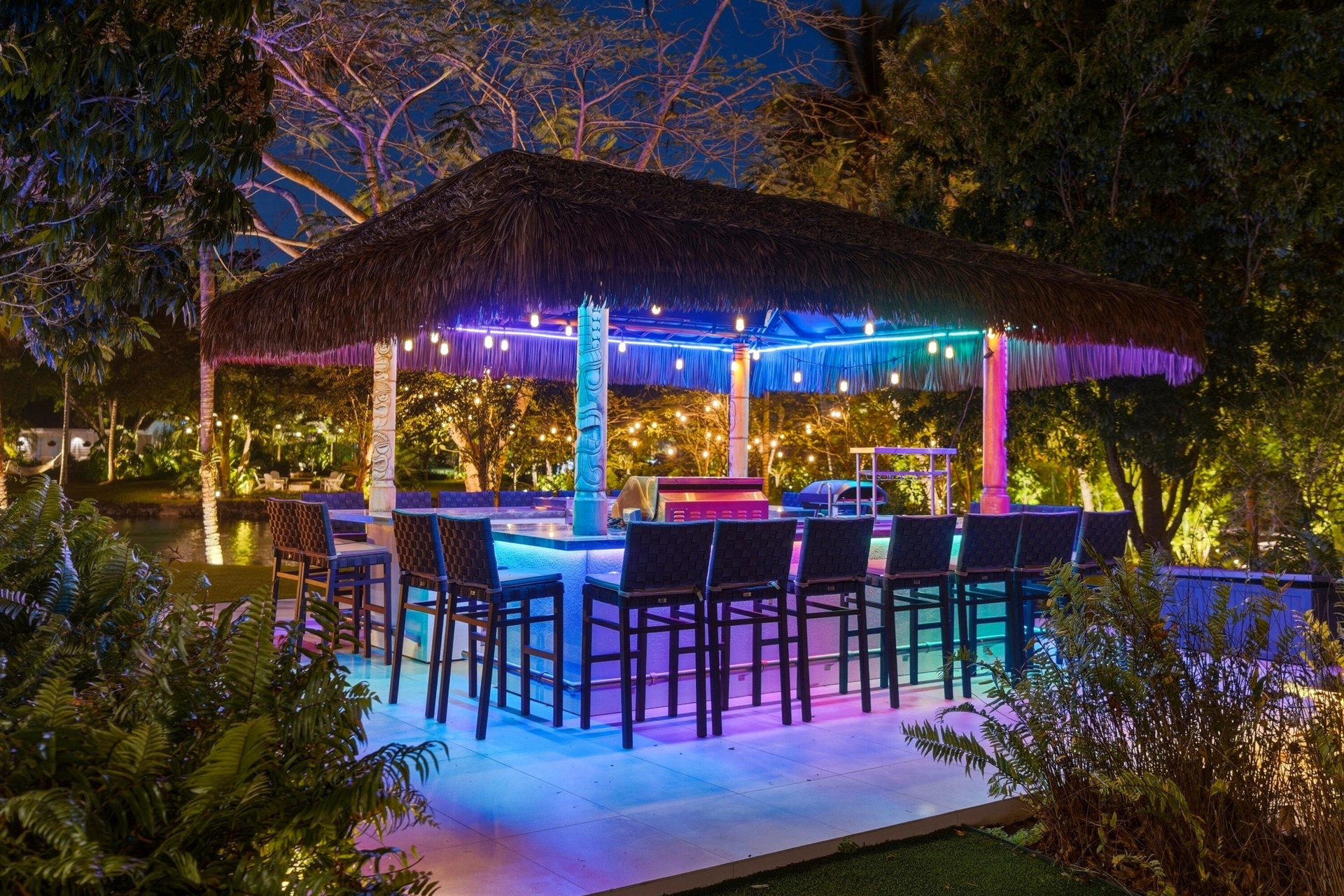 TIKI BAR FULLY EQUIPPED