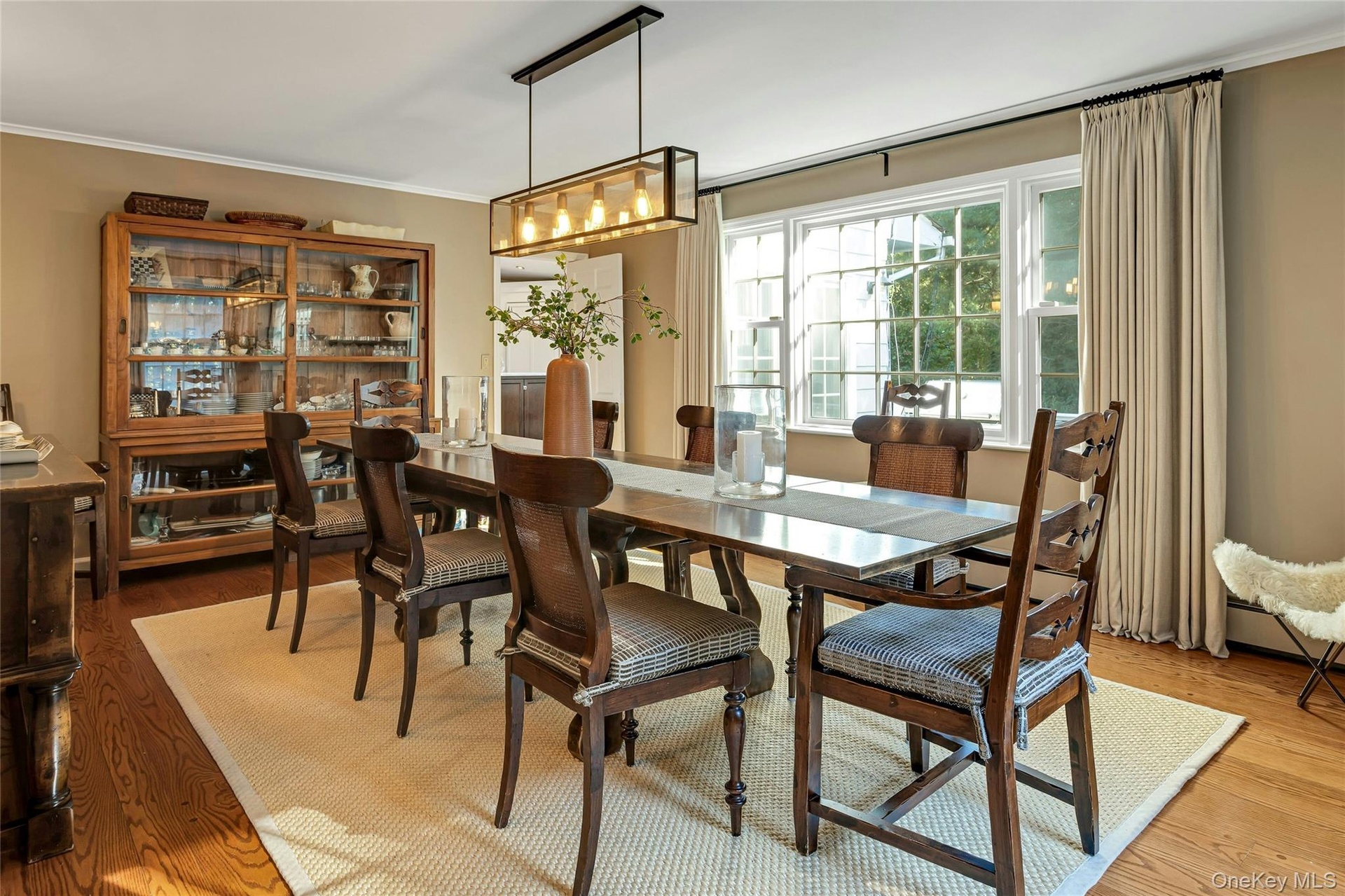 Formal dining room