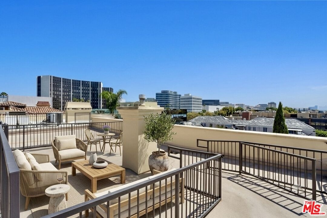 Dedicated rooftop space for #4