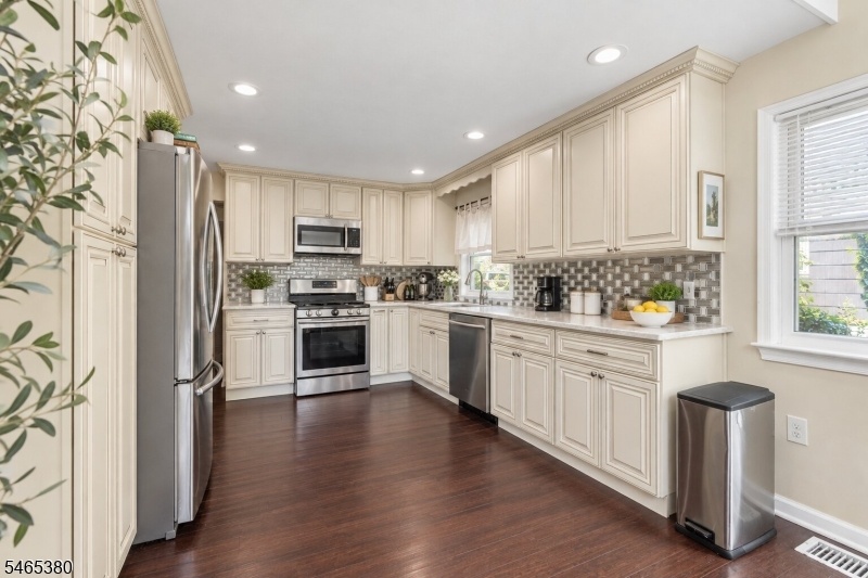 Modern Kitchen