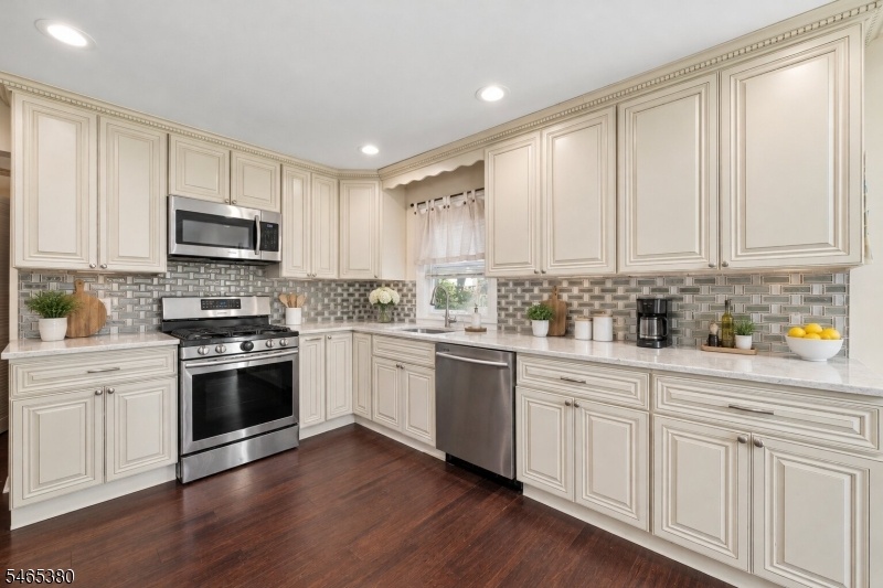Glass Tile Backsplash
