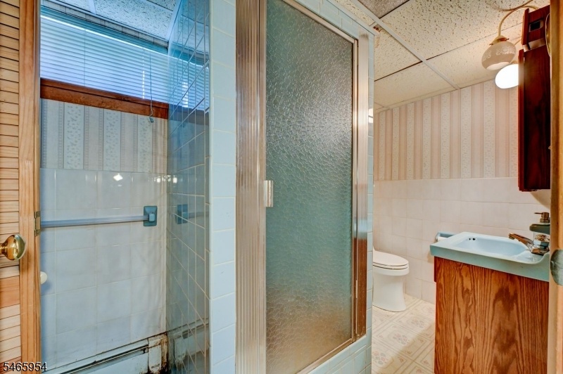 Full Bathroom Basement