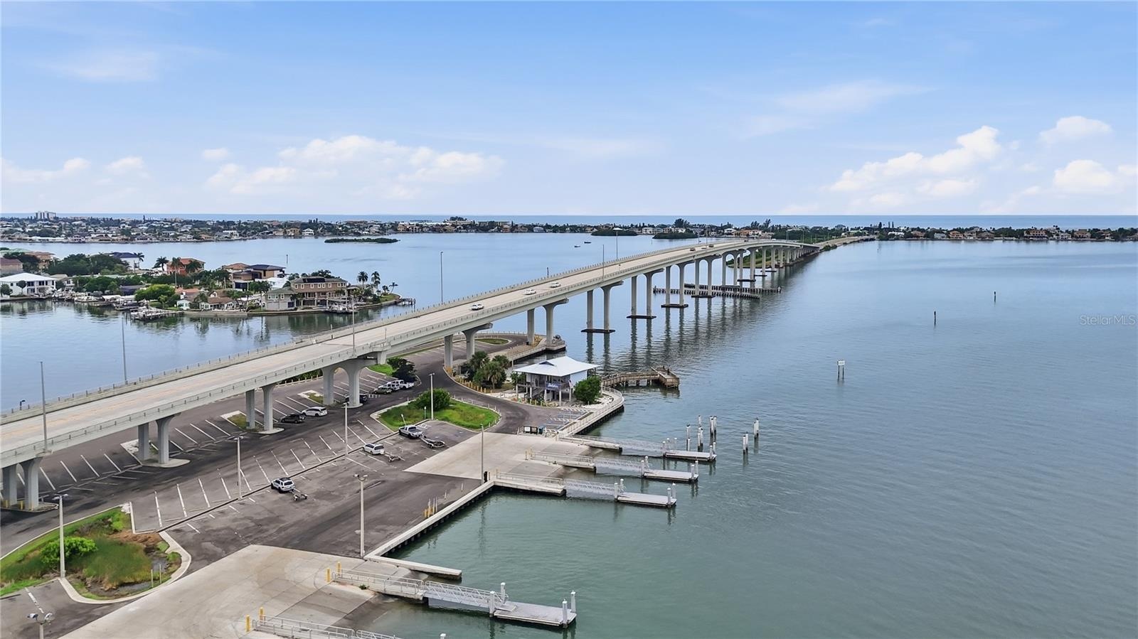 8 minute to Belleair Causeway