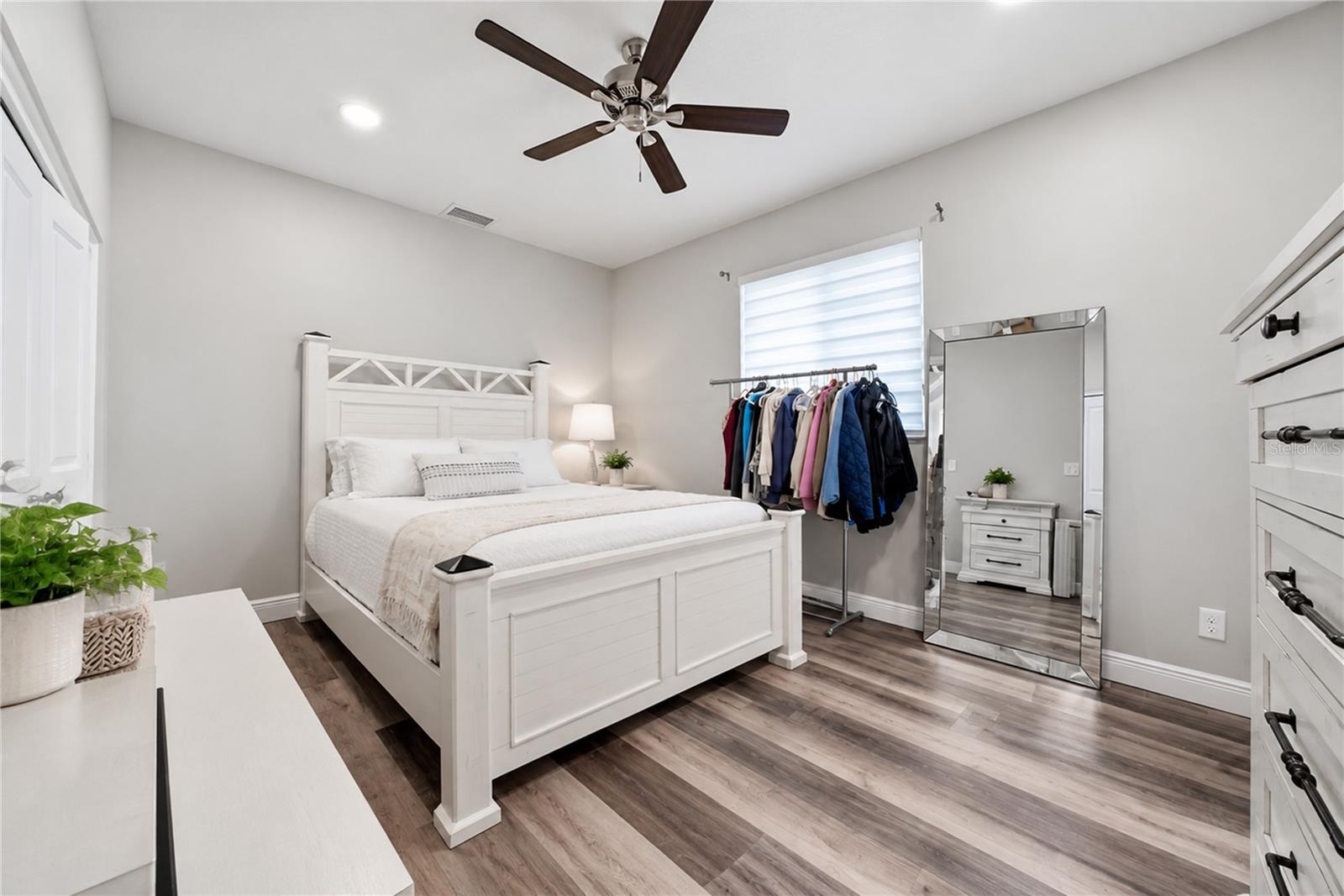 2nd bedroom alternate view
