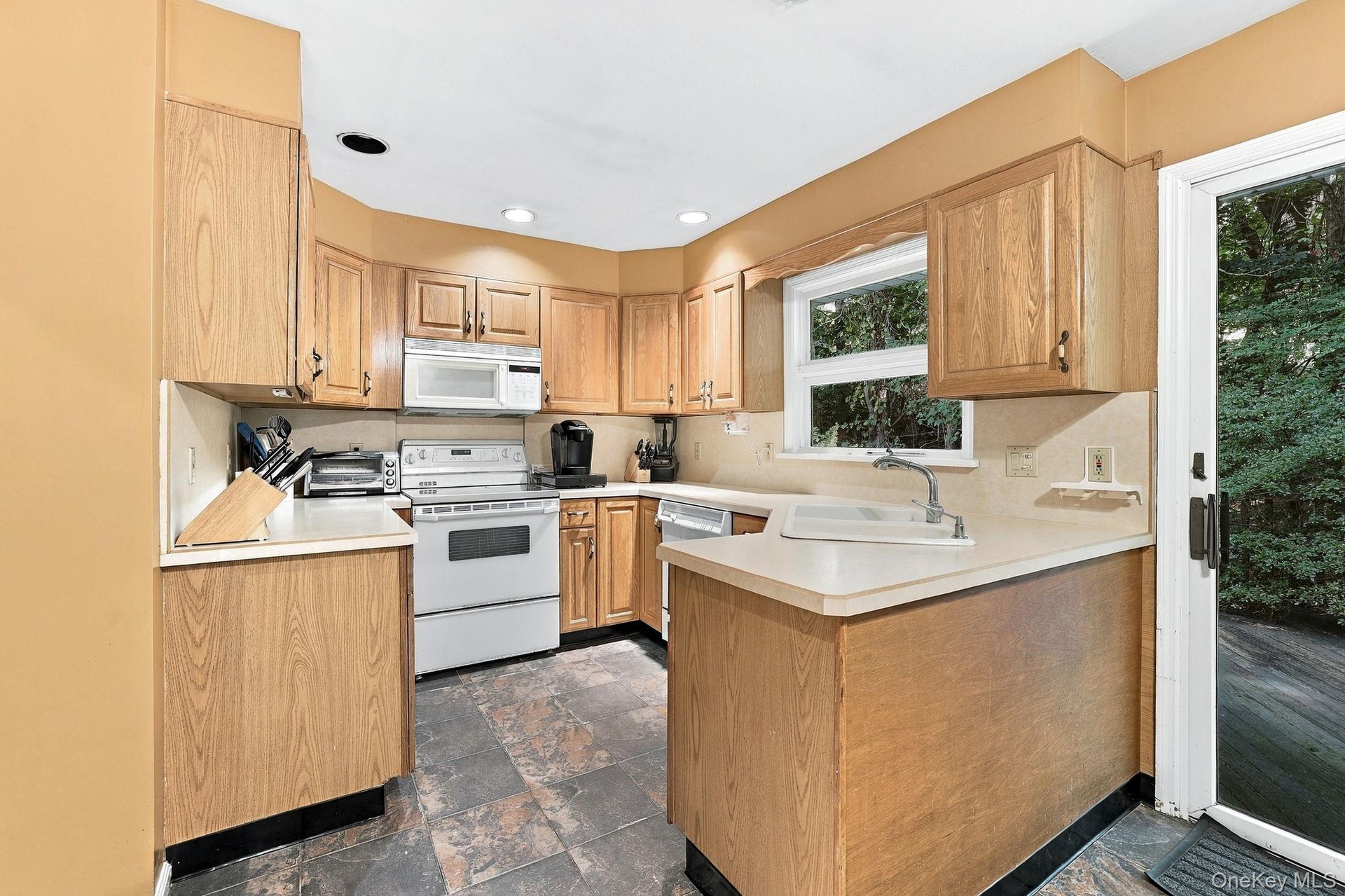 Island with Double Sinks