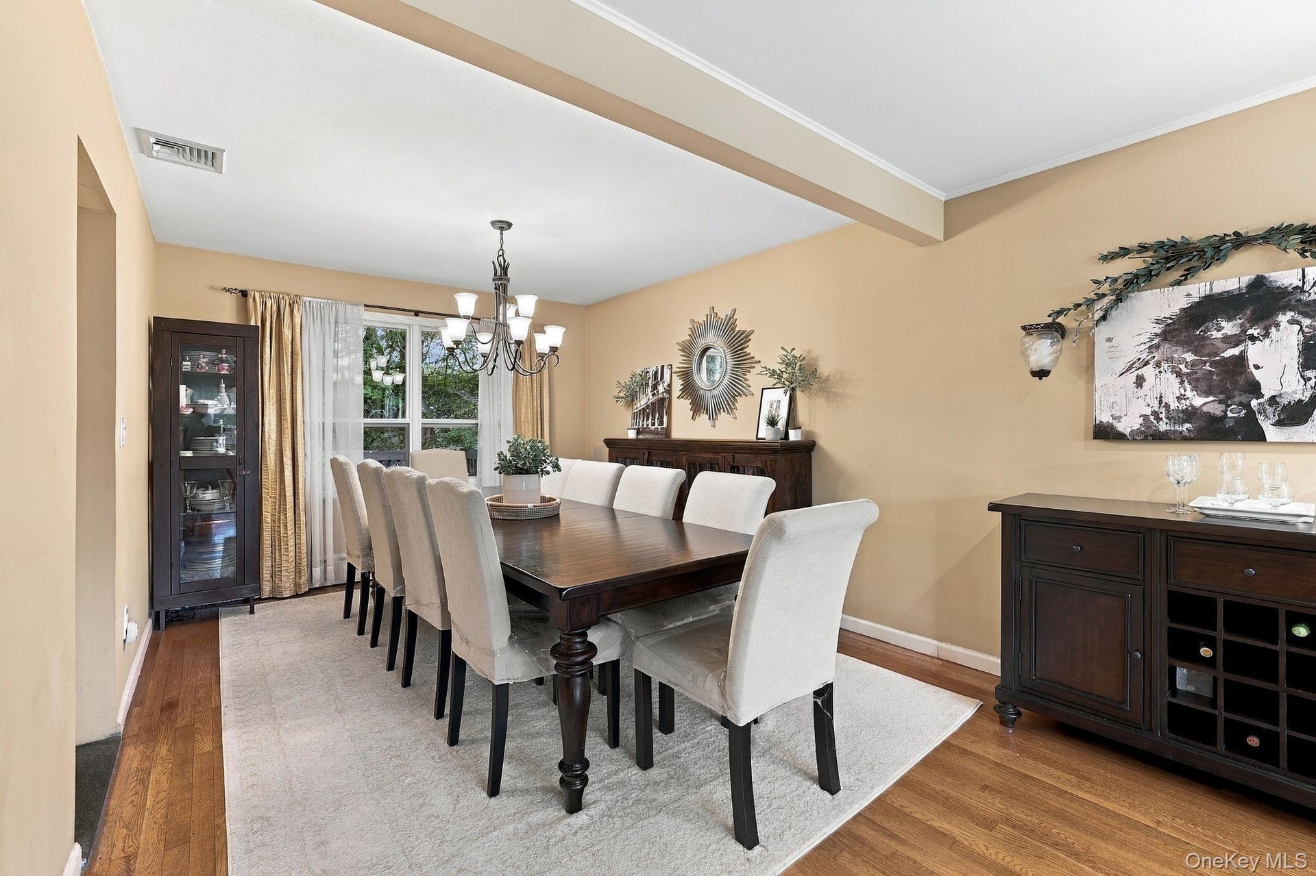 Spacious Dining Area