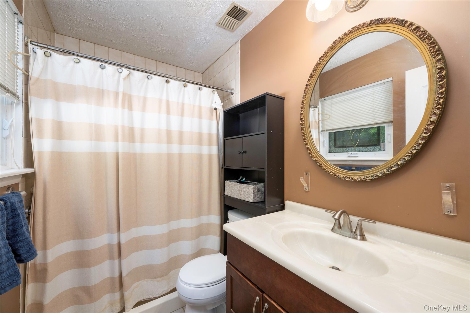 En suite primary bathroom.