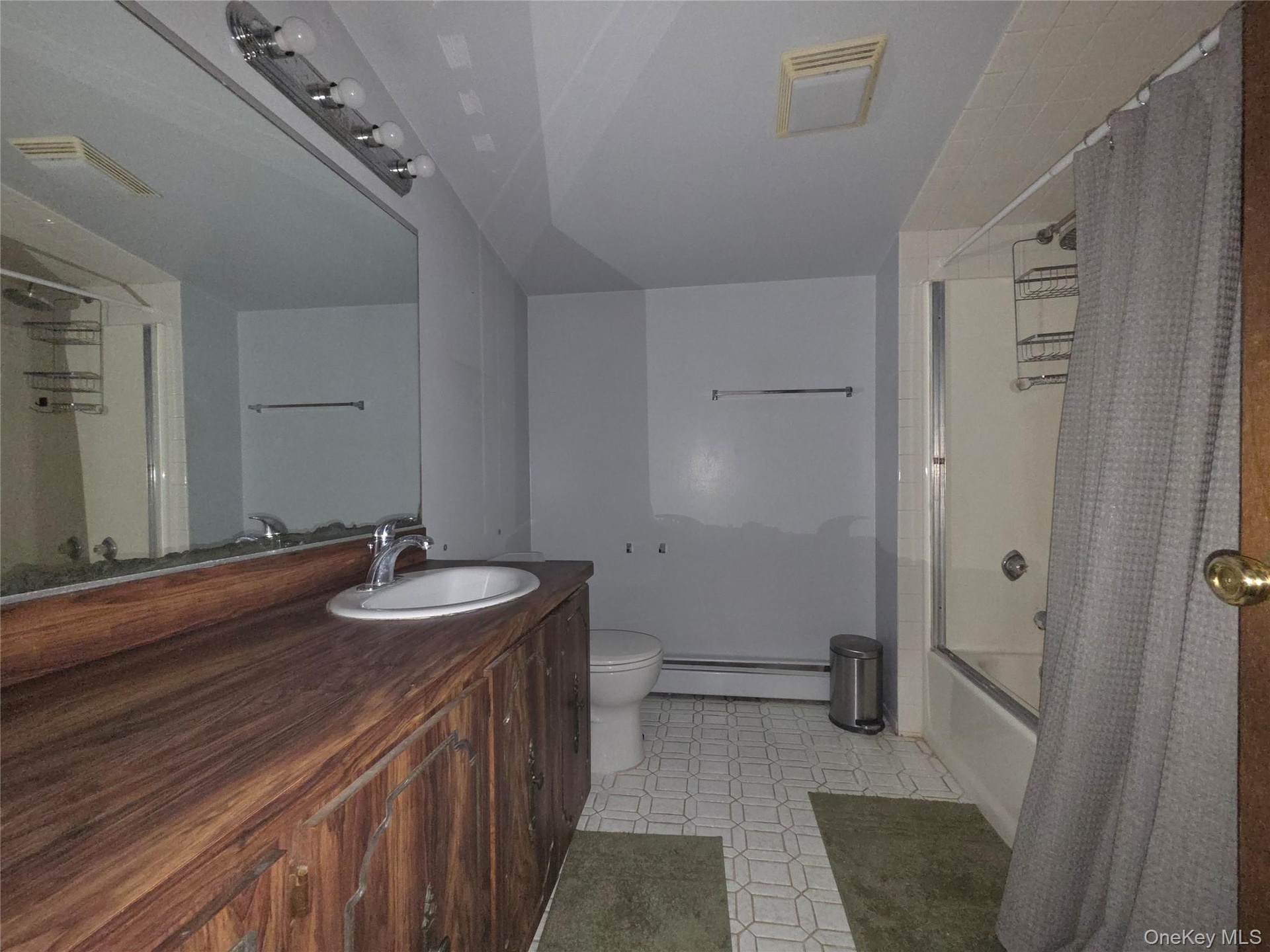 2nd floor Full bath could use repair or some updating