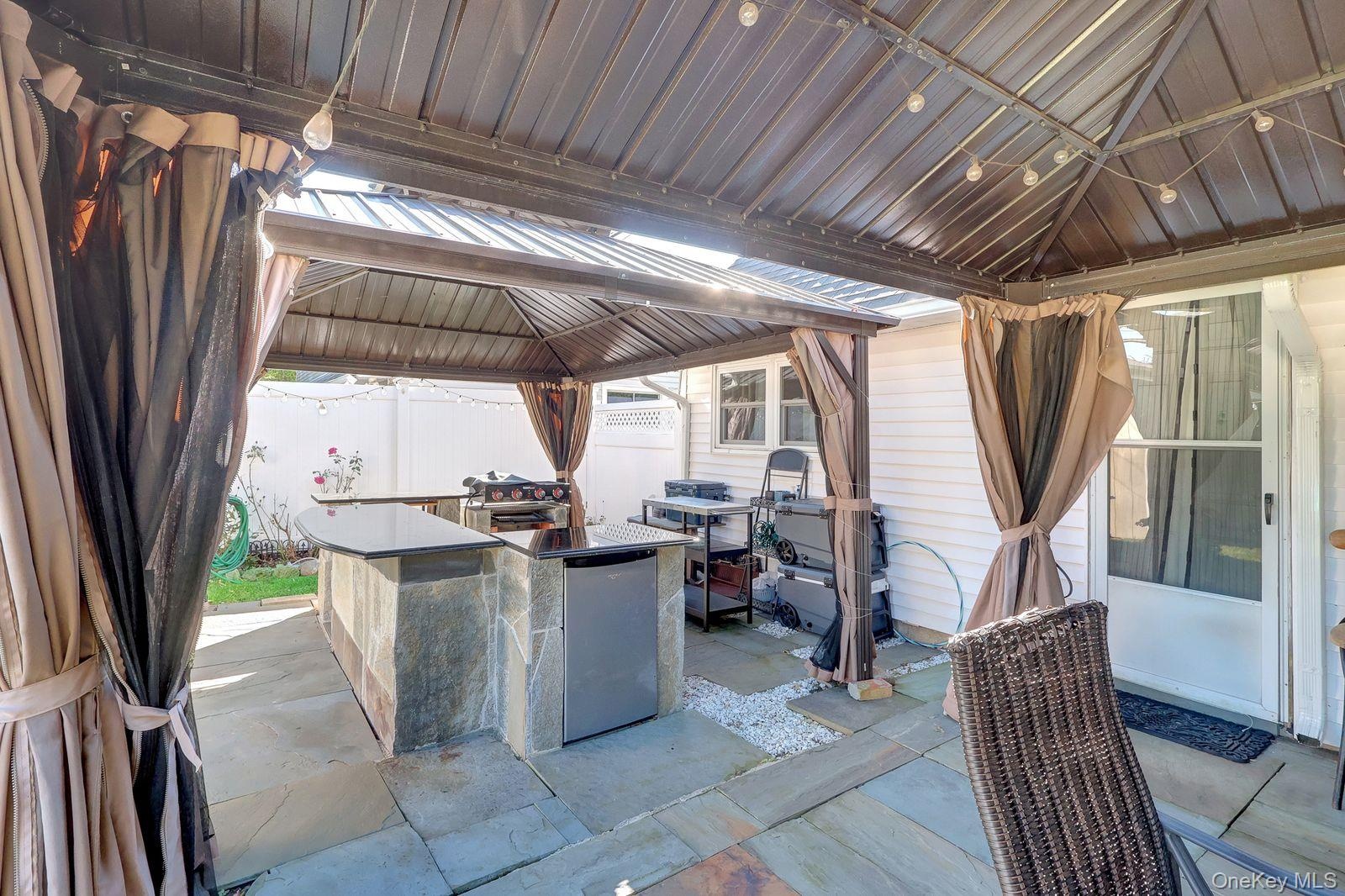 Outdoor grilling station