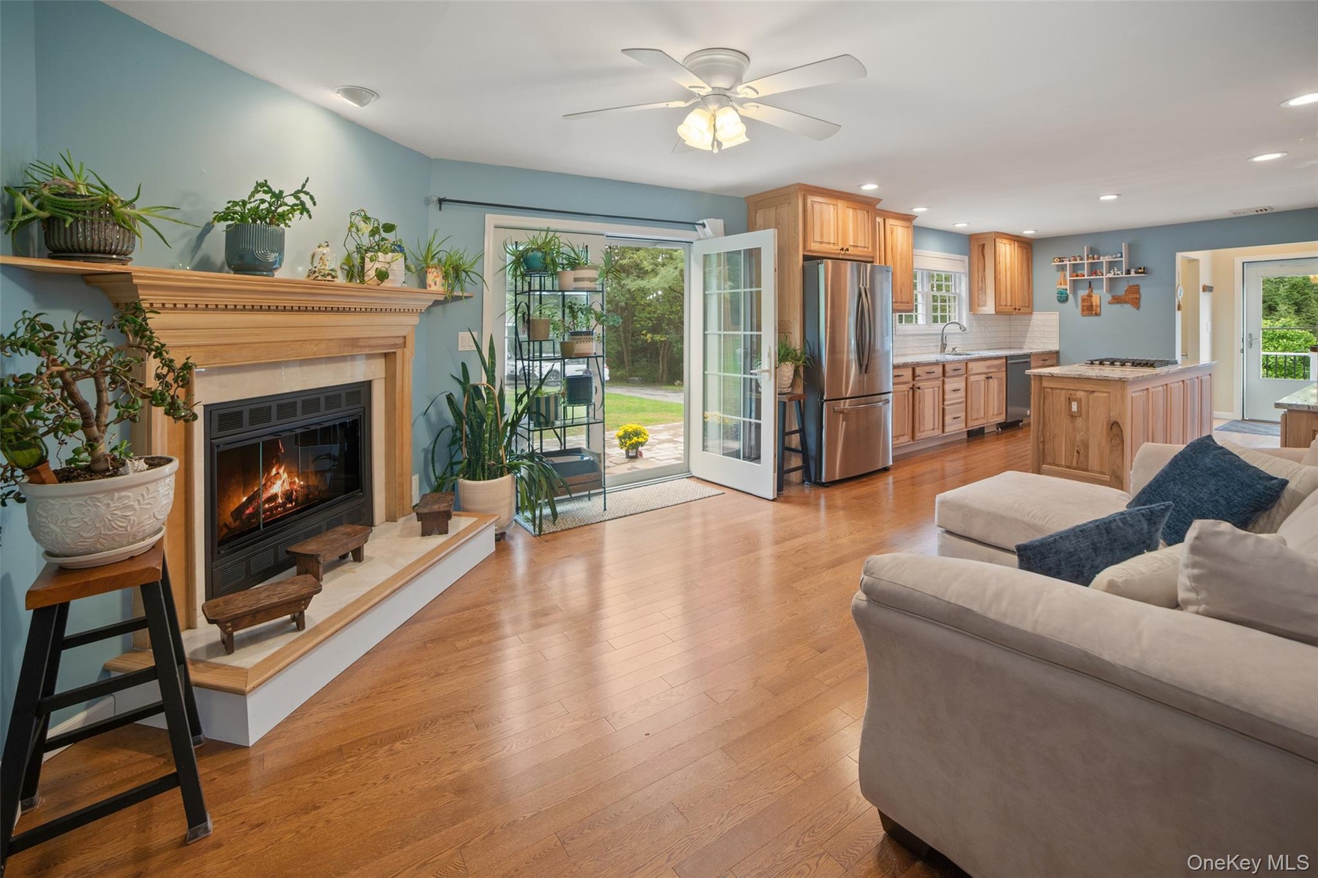 Family Room looking into kitchen
