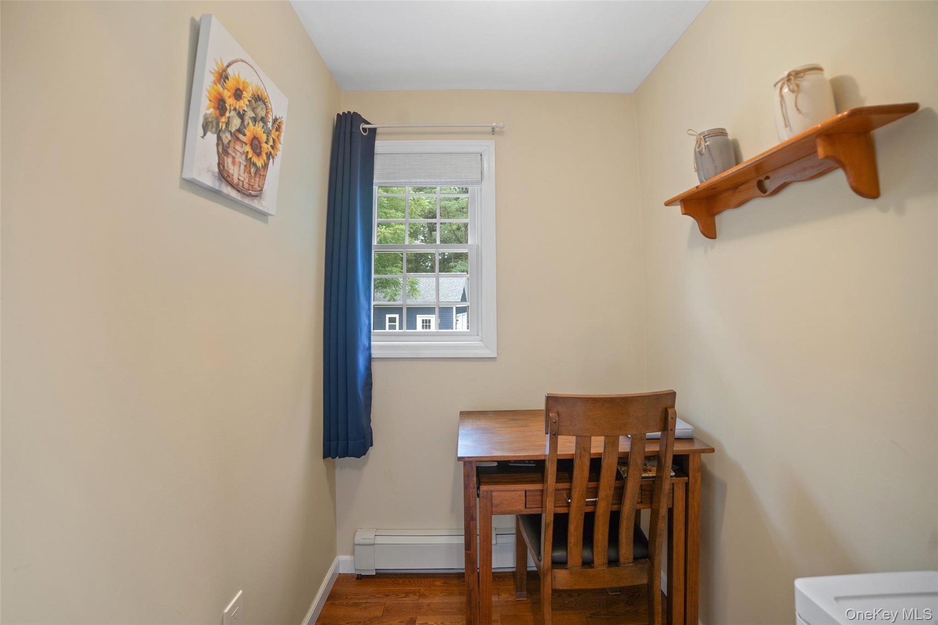 Small Office space off the kitchen