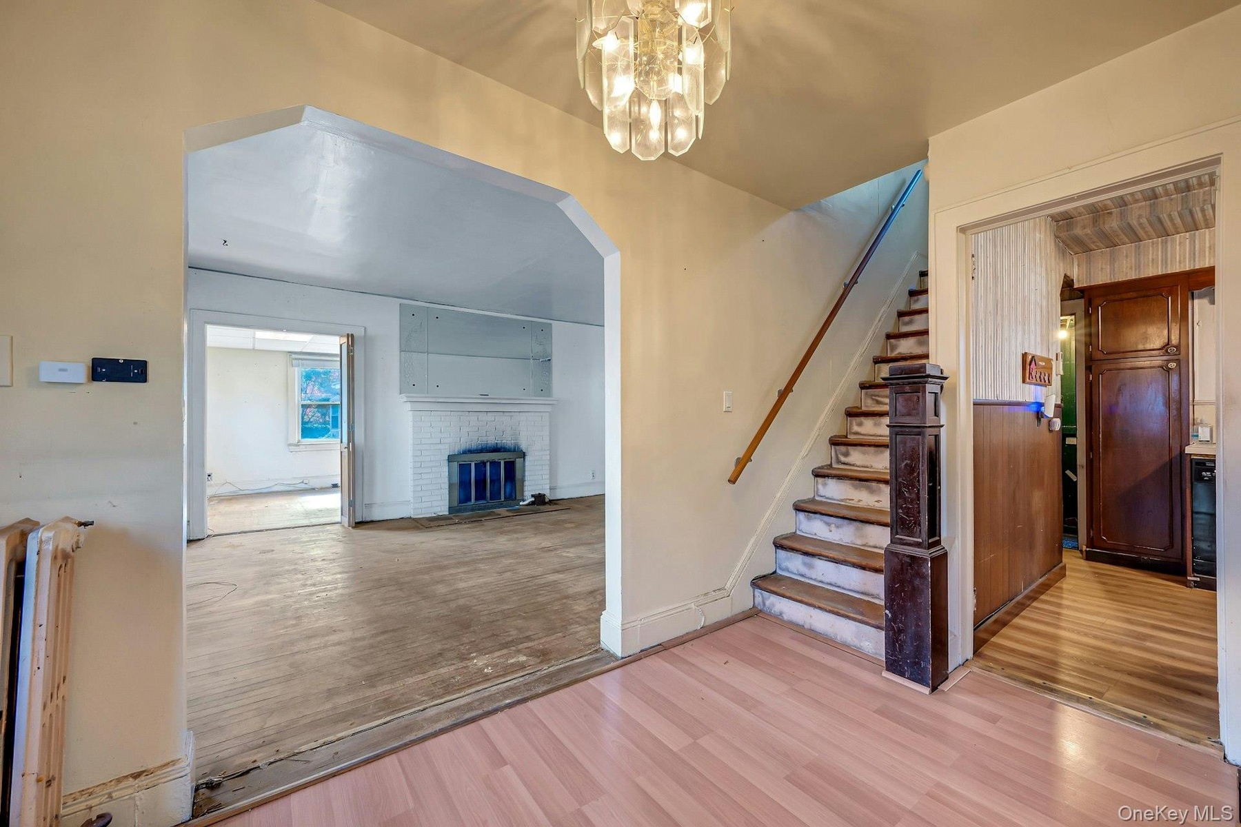 Center Hall Colonial Entry and Steps