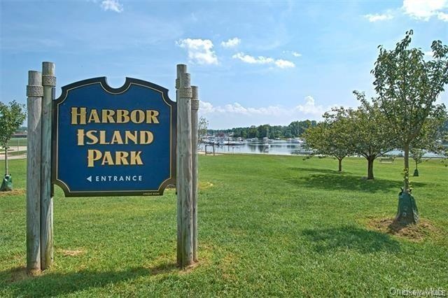 Beautiful Harbor Island Park! Beach, Marina. Walking trails, Tennis, Pickleball Center, Playground, Sport fields, Dog Park