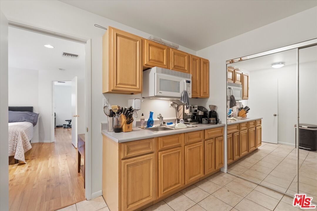 Guest Home Kitchen