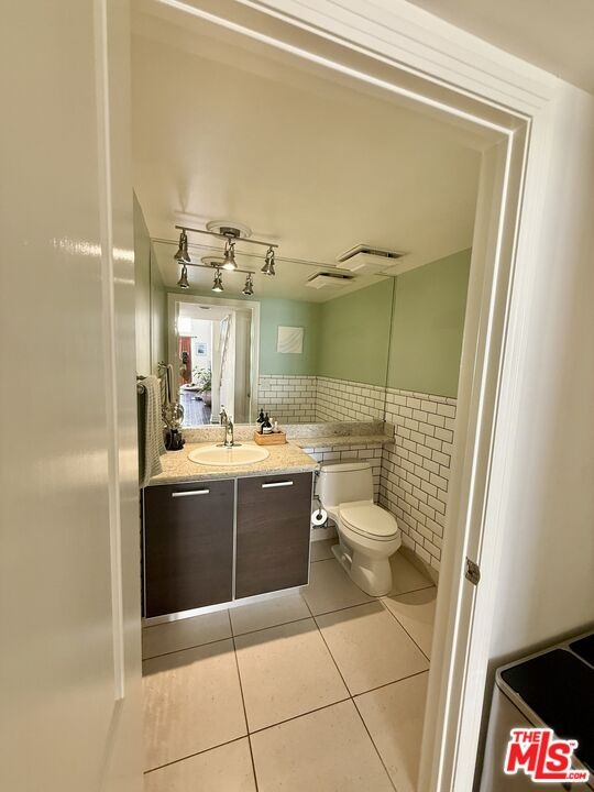 Guest Half Bathroom