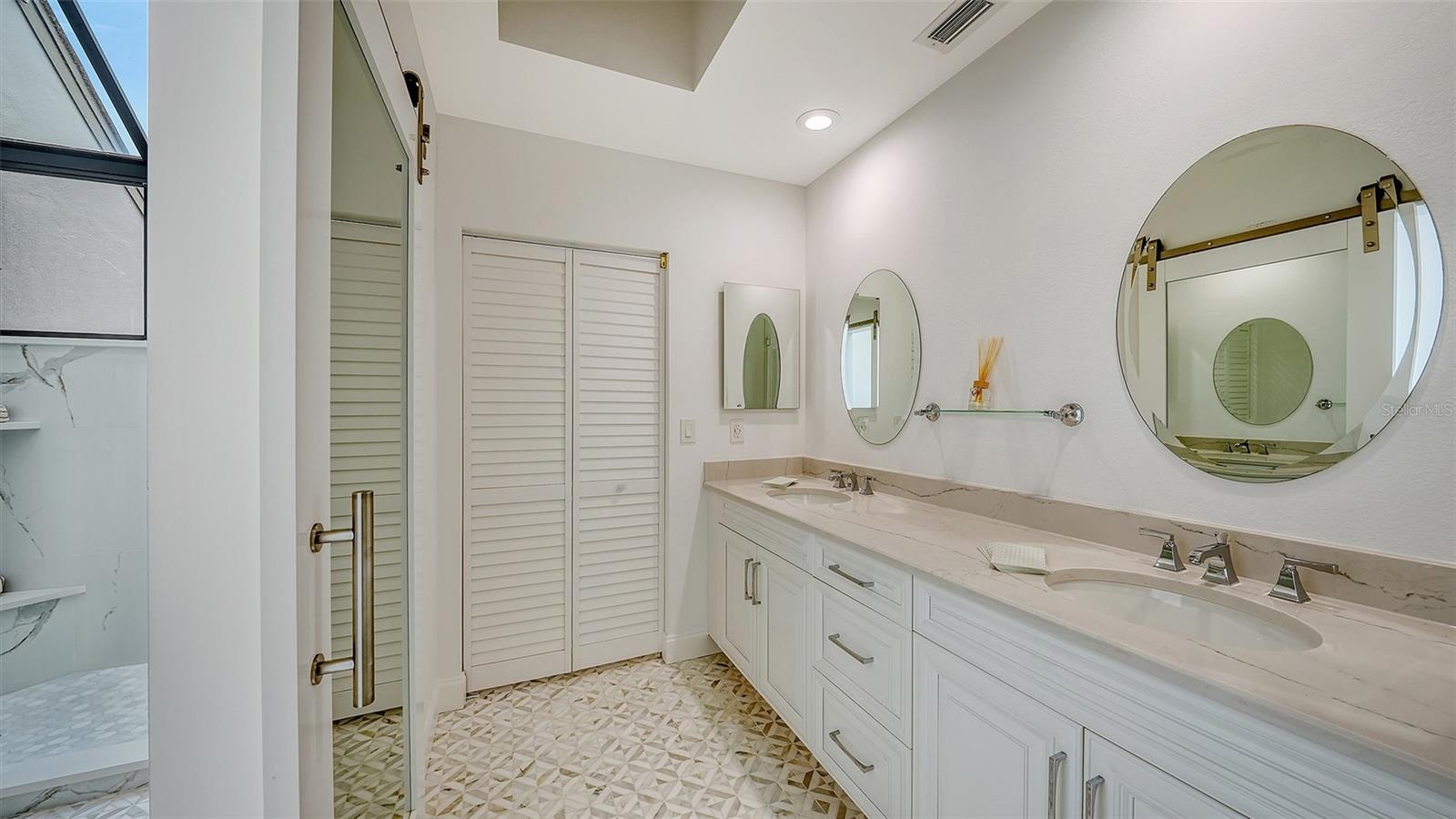 BEAUTIFUL PRIMARY ENSUITE BATHROOM