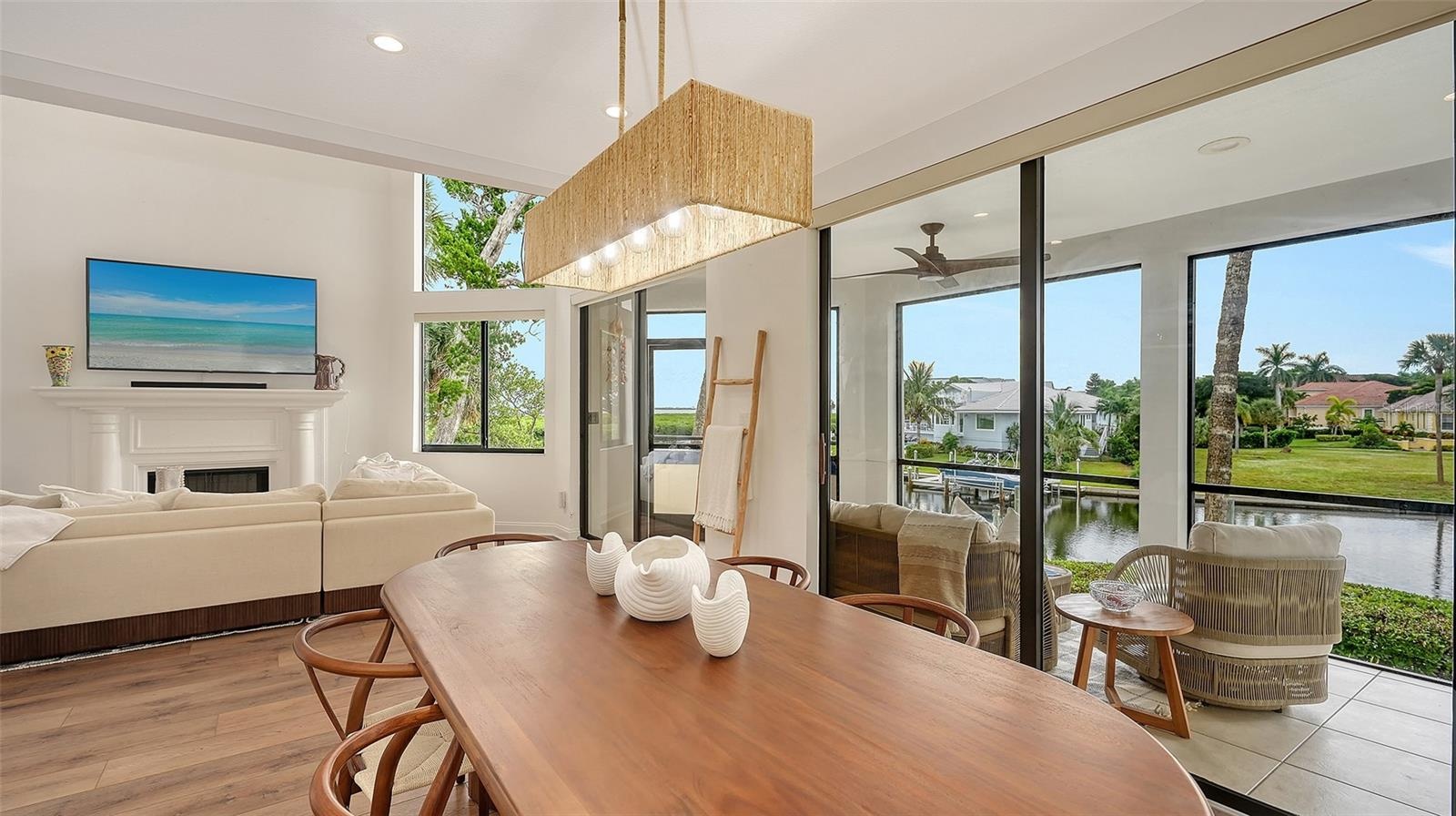 RELAX IN YOUR SPACIOUS DINING ROOM THAT HAS WATERVIEWS ALL DAY ...