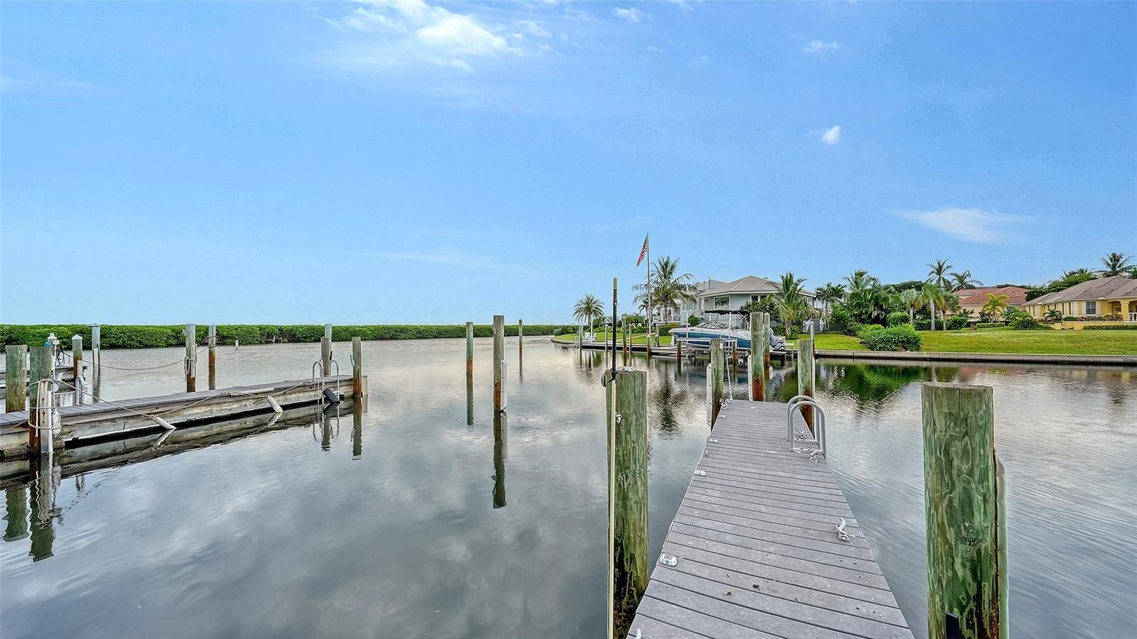 YOUR 40' BOAT WILL LIVE HERE !