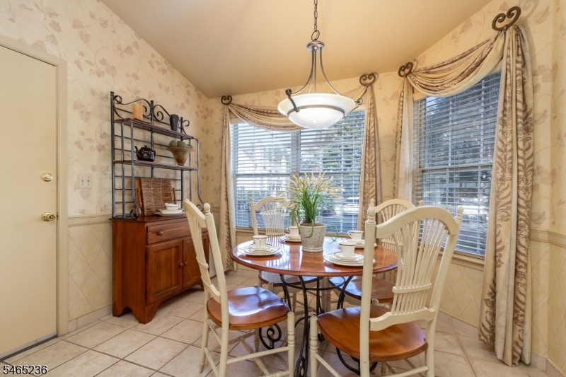 Eat-In Kitchen Area