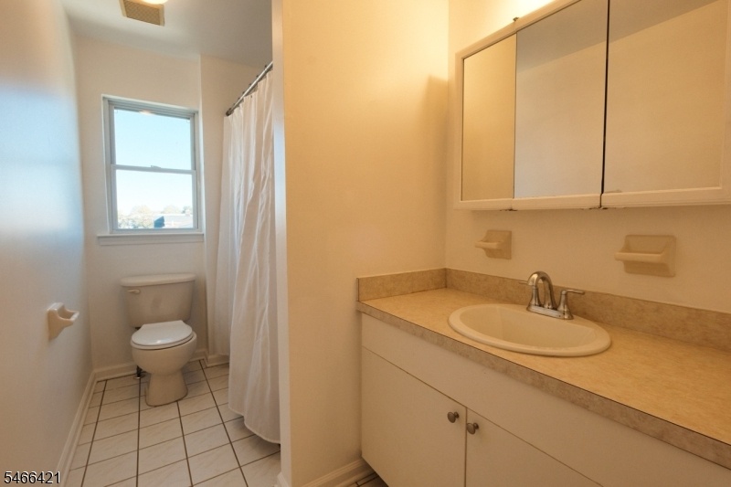 2nd floor bathroom