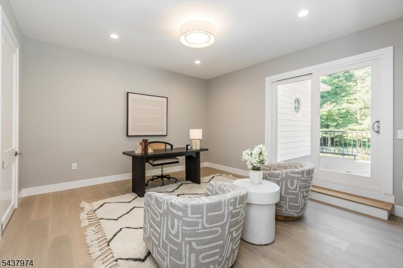 Bedroom/Office