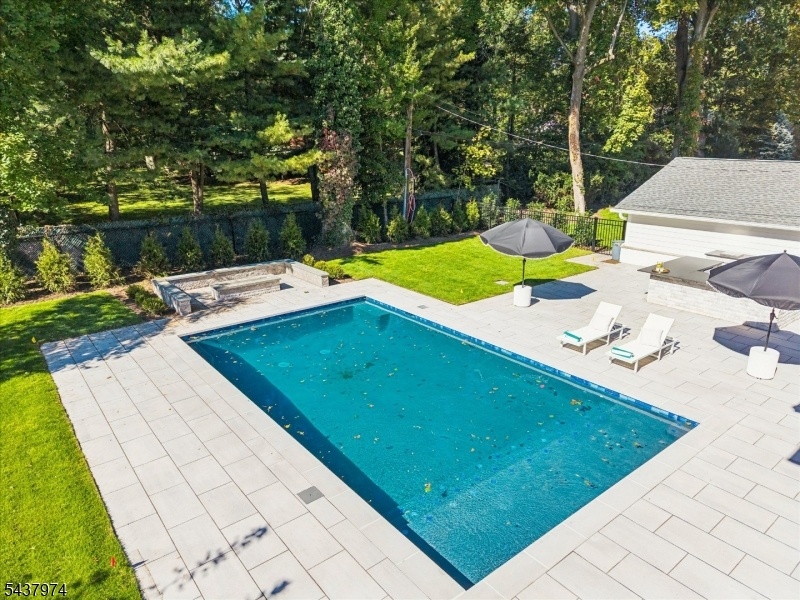 Gunite, Saltwater Pool