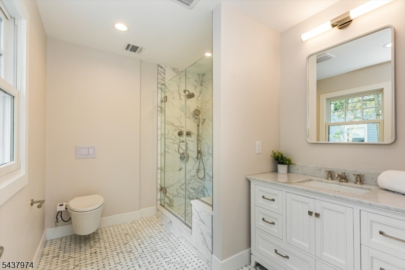 1st Fl Ensuite