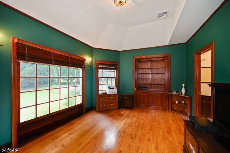 Office en Suite w/ BA