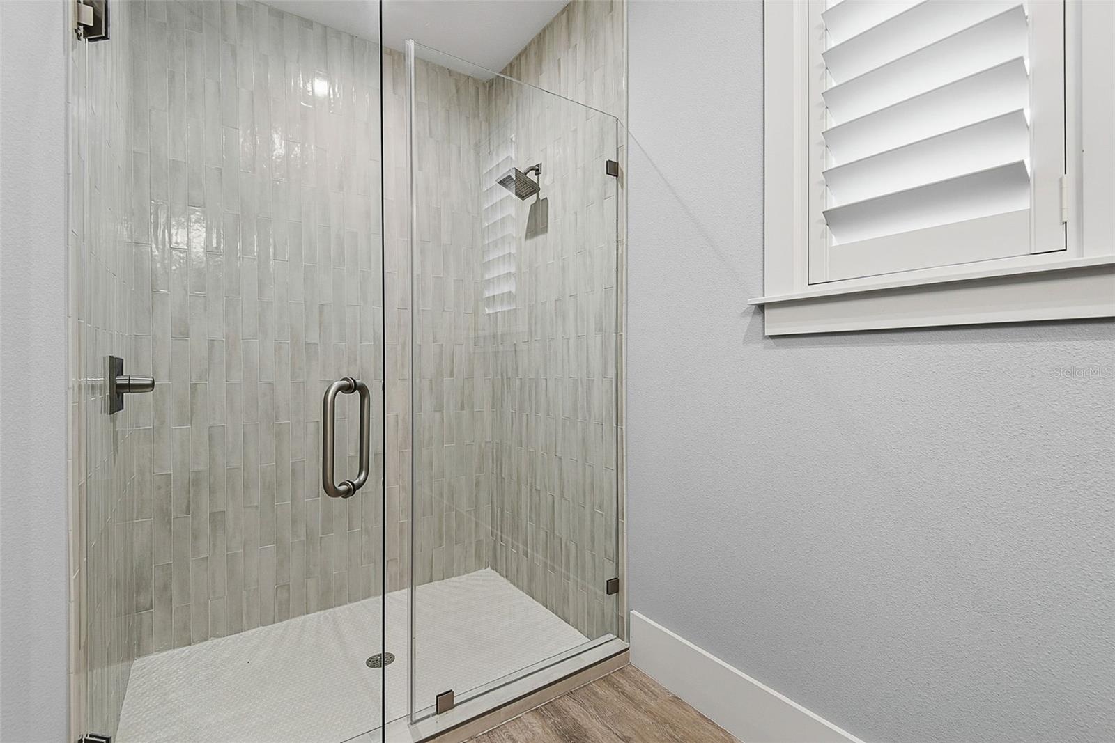 BR 2 ensuite bath