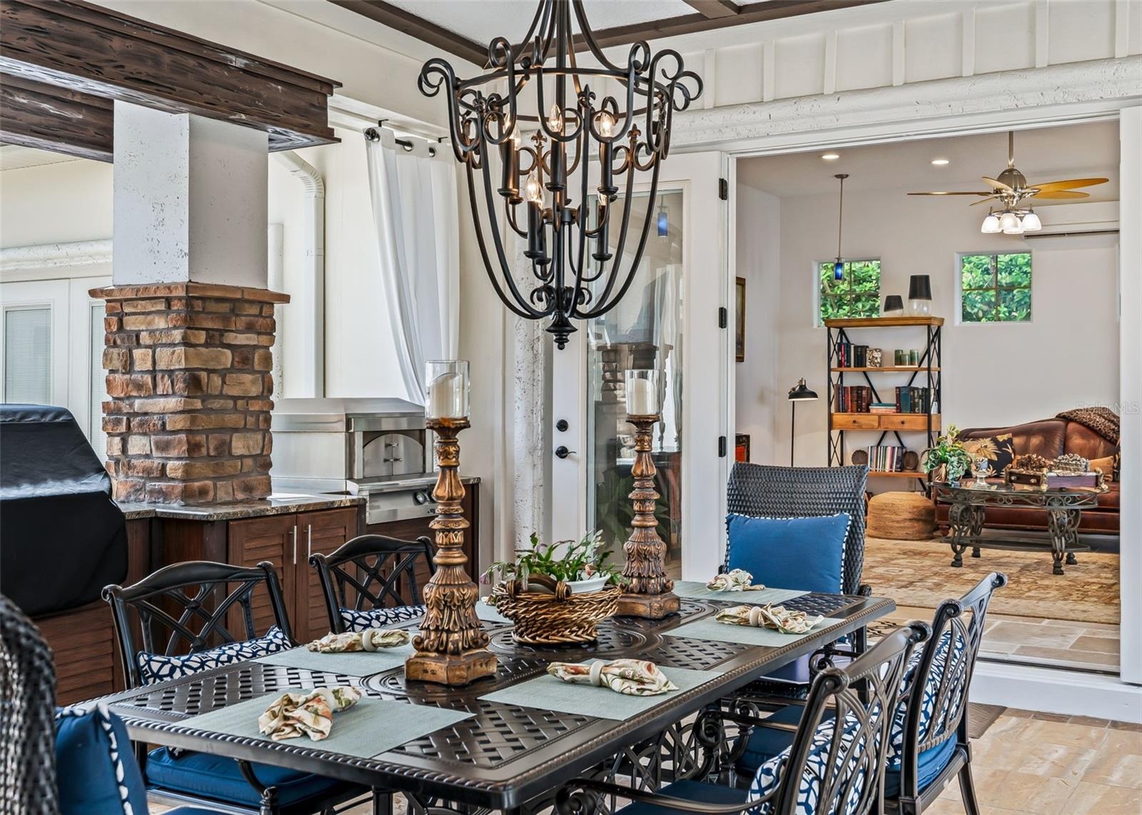 Gorgeous Outdoor Dining Room