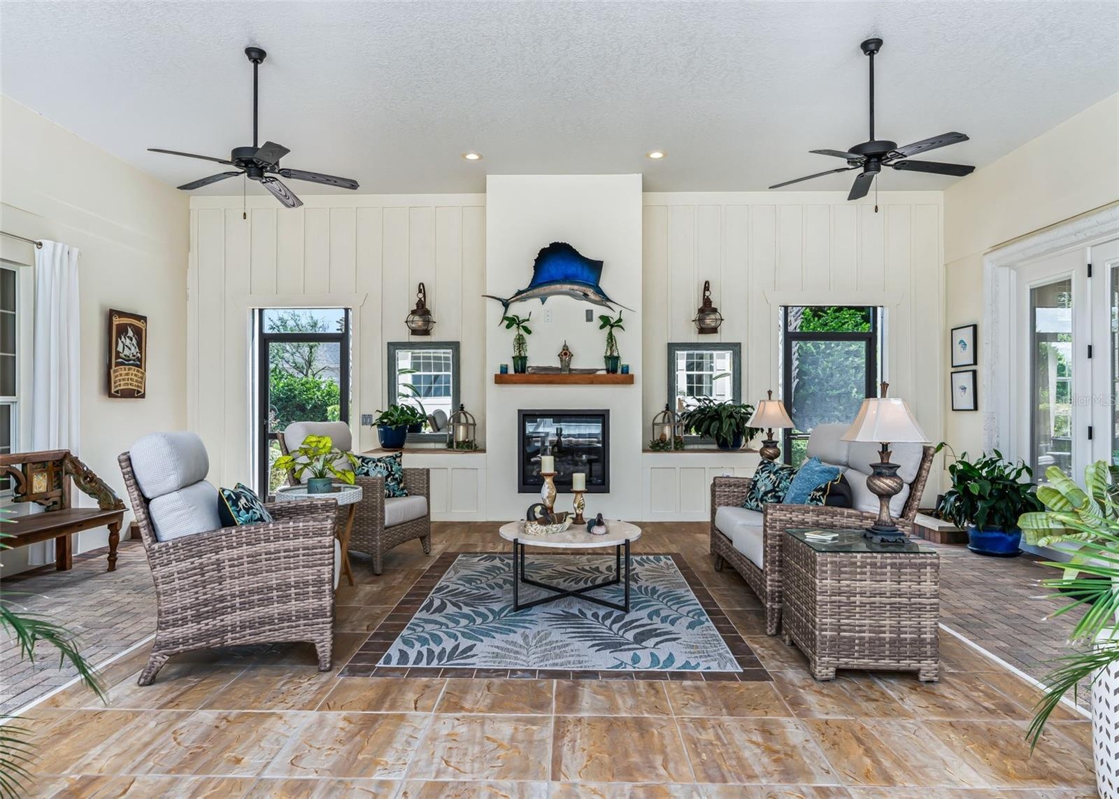 Outdoor Living Room w/Fireplace