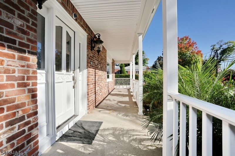 Welcoming Porch!