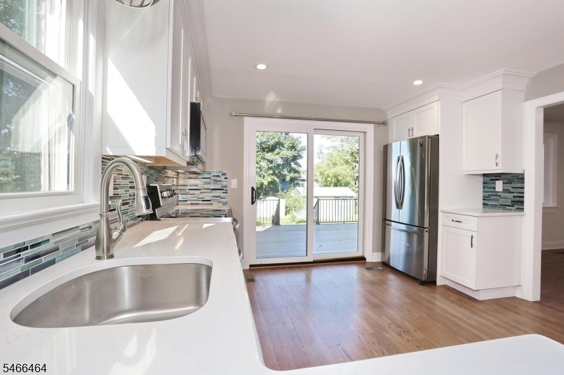 Quartz & SS appliances