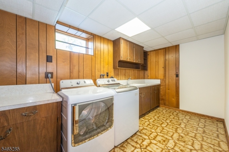 Expansive laundry area