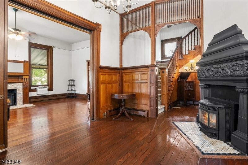 Grand Staircase Original Oak
