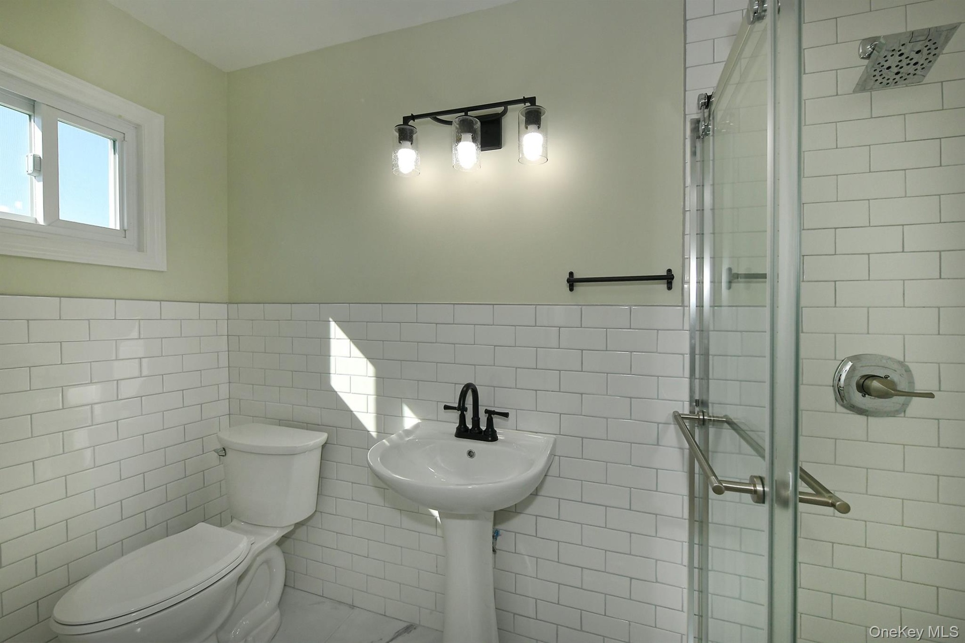 Primary En Suite Bath