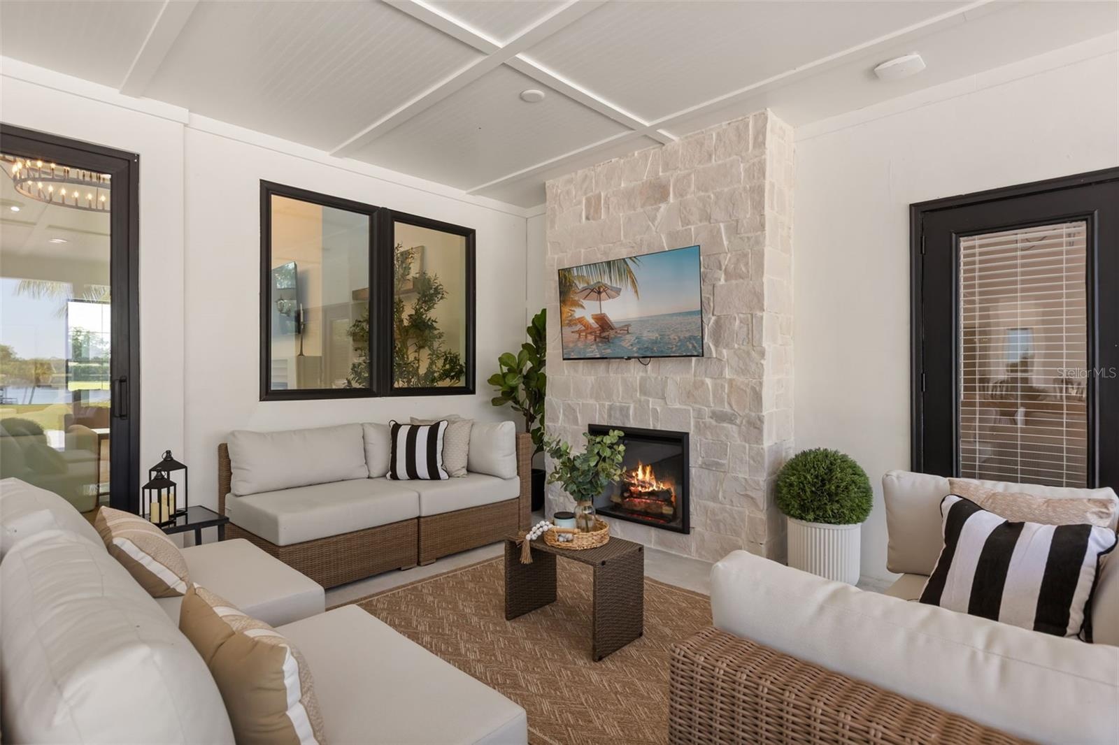 Lanai Sitting Area