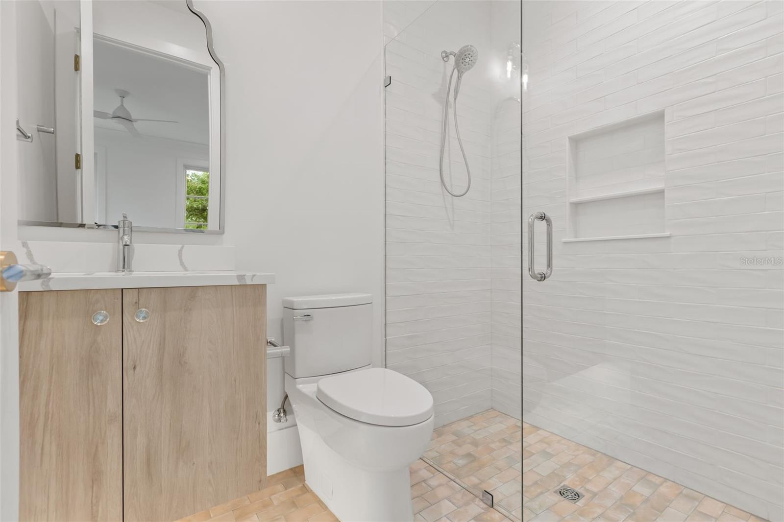 3207 Middlesex Rd. upstairs bathroom