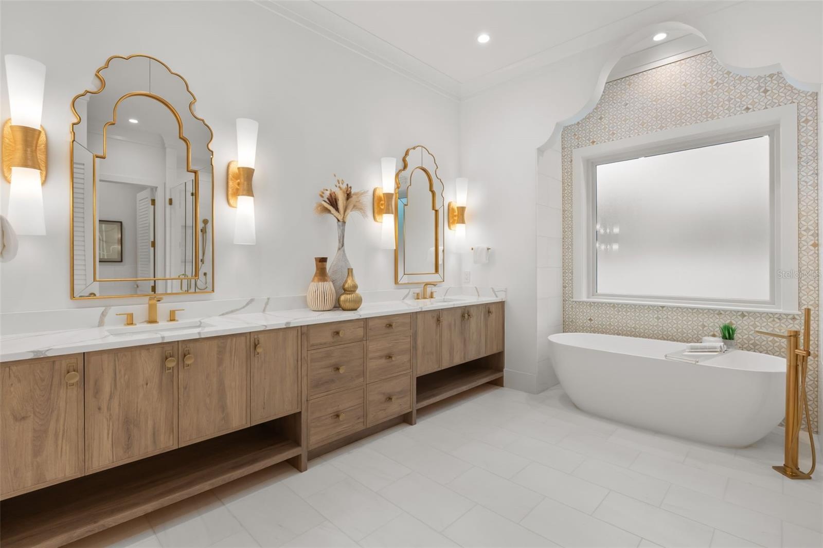 3207 Middlesex Rd. primary bathroom