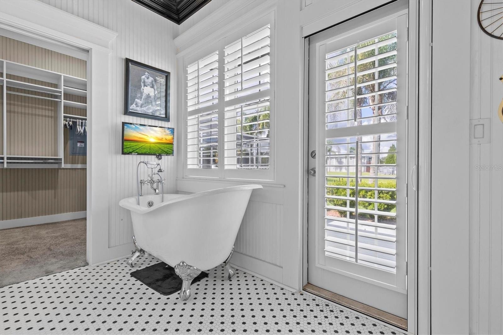 Claw Tub
