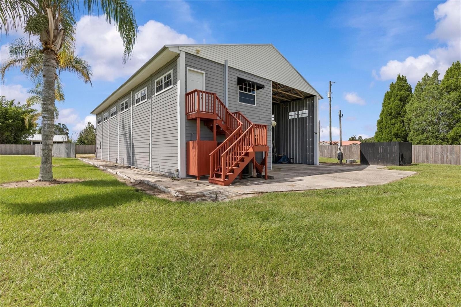 RV Barn with Huge Workshop & Studio