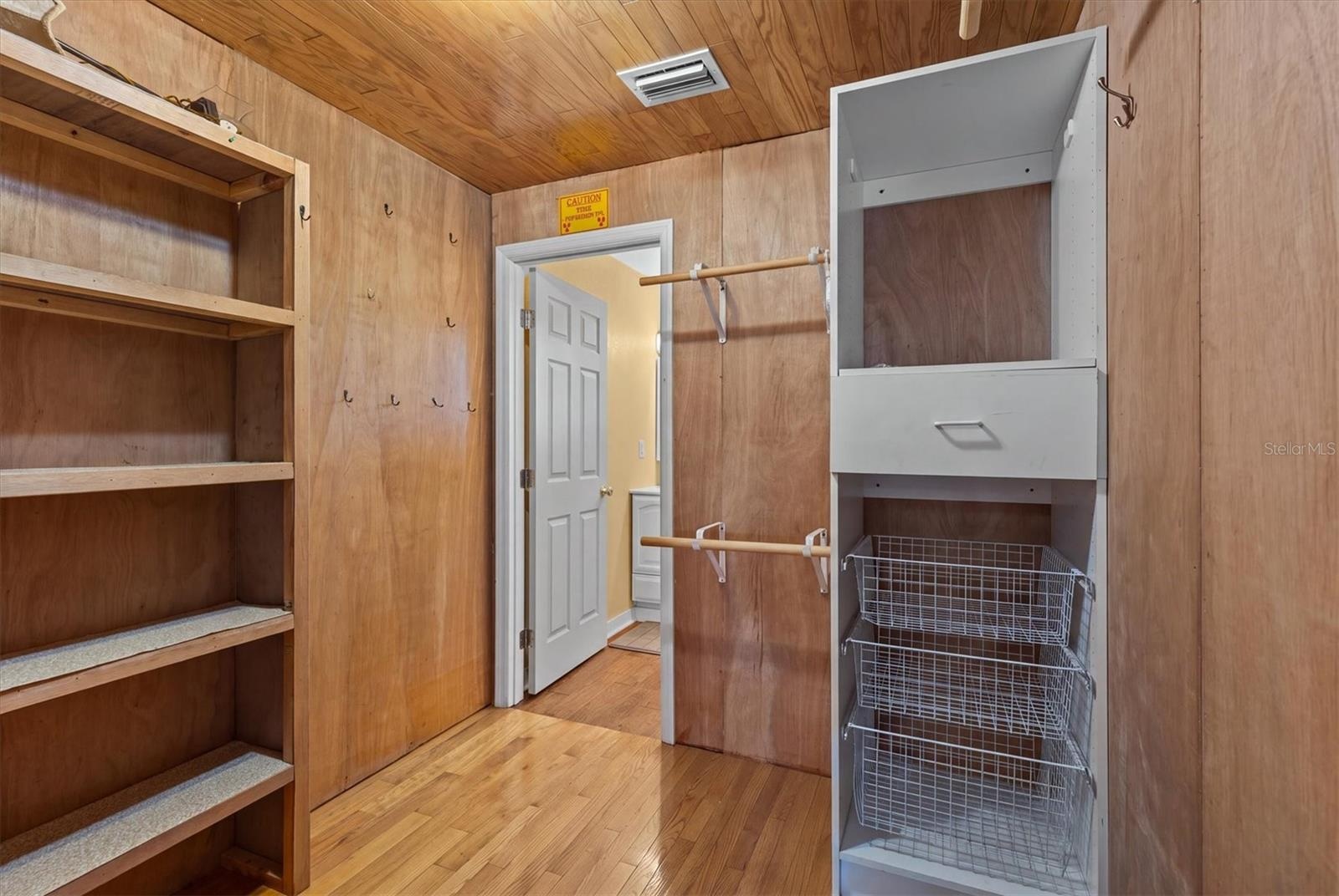 Studio - Closet