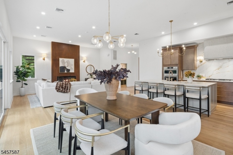 Kitchen/DR/FR