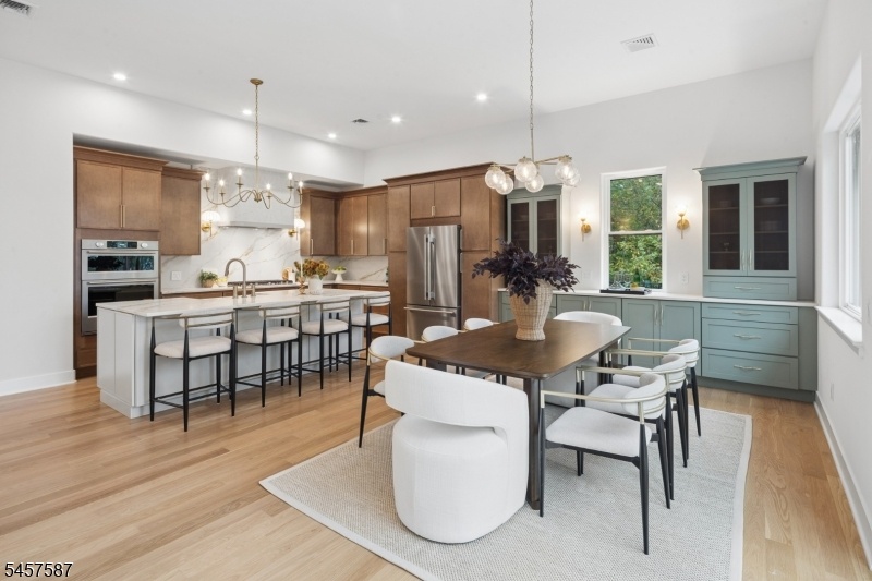 Kitchen/DR