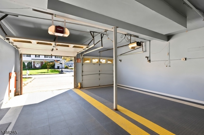 2 CAR GARAGE