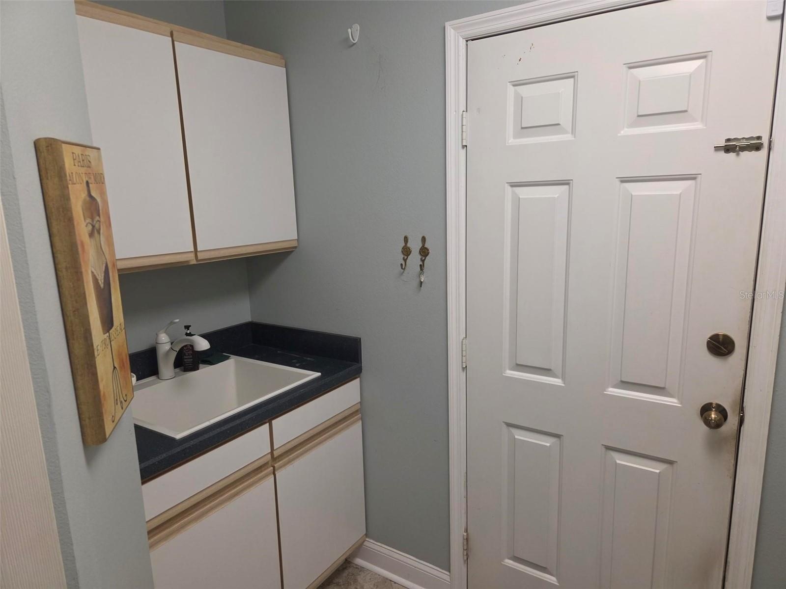 LAUNDRY MAIN FLOOR