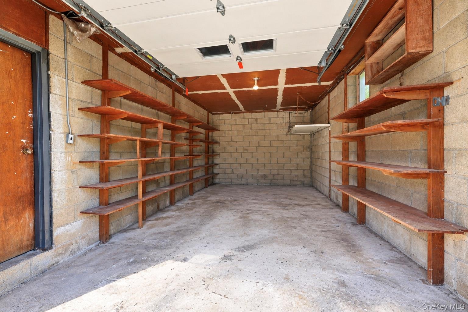 Right side garage (virtually cleared)
