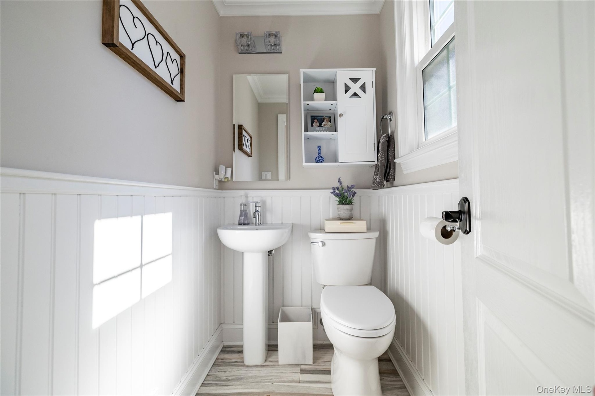 Powder Room 1st Floor